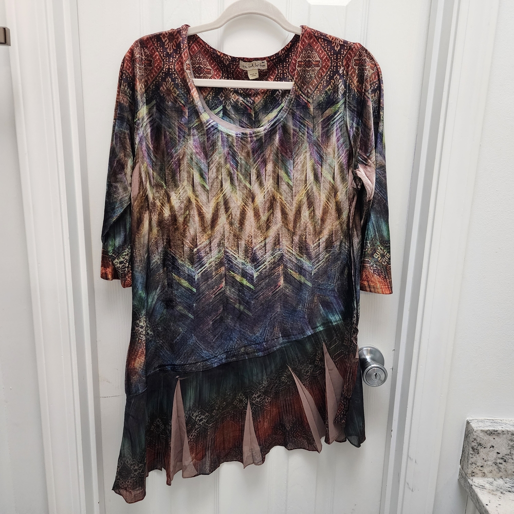 Live and Let Live Colorful Patterned Asymmetrical Tunic SZ M